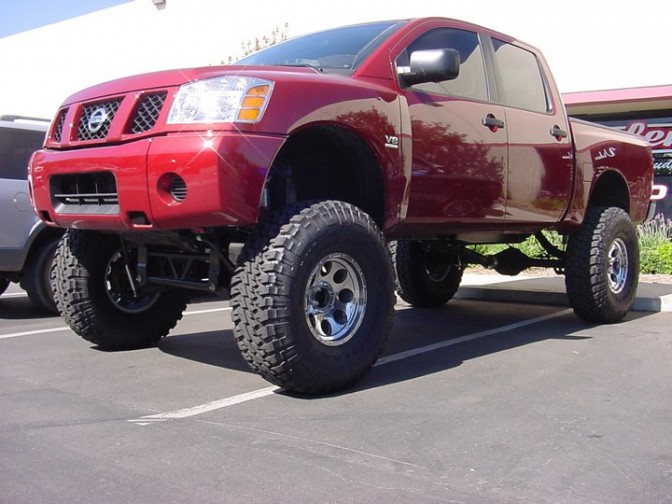 Nissan Titan 10-12 Inch Suspension Lift Kit 2004-2015